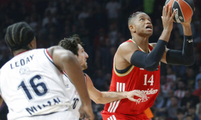 The first round match of the Turkish Airlines Euroleague between KK Crvena zvezda Meridianbet and BC EA7 Emporio Armani was played at the Belgrade Arena. Utakmica 1. kola Turkish Airlines Evrolige izmedju KK Crvena zvezda Meridianbet i BC EA7 Emporio Armani odigrana je u Beogradskoj Areni.
