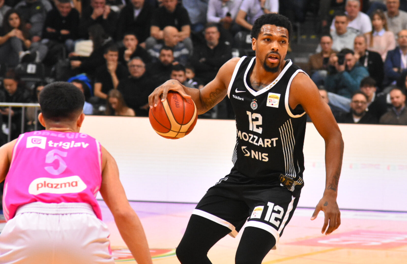 The semi-final match of the Mozart Cup Radivoj Korac between KK Partizan Mozart Bet and KK Mega Superbet was played in the Cair hall in Nis. Utakmica polufinala Mozzart Kup Radivoj Korac izmedju KK Partizan Mozzart Bet i KK Mega Superbet odigrana je u hali Cair u Nisu.