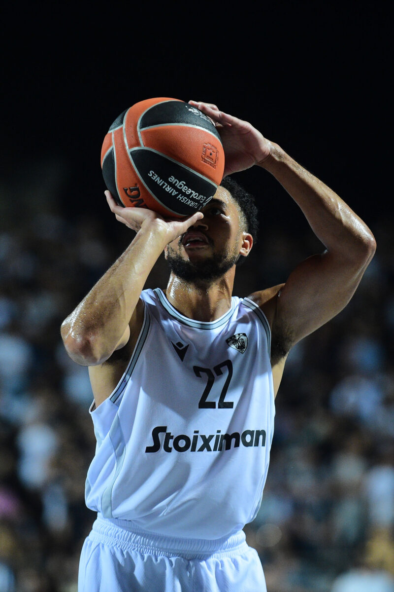 The match between KK Partizan Mozzart Bet and KK PAOK as part of the "Open Air" friendly tournament was played at the Tasmajdan stadium. Utakmica KK Partizan Mozzart Bet i KK PAOK u sklopu prijateljskog turnira "Open Air" odigrana je na stadionu Tasmajdan.