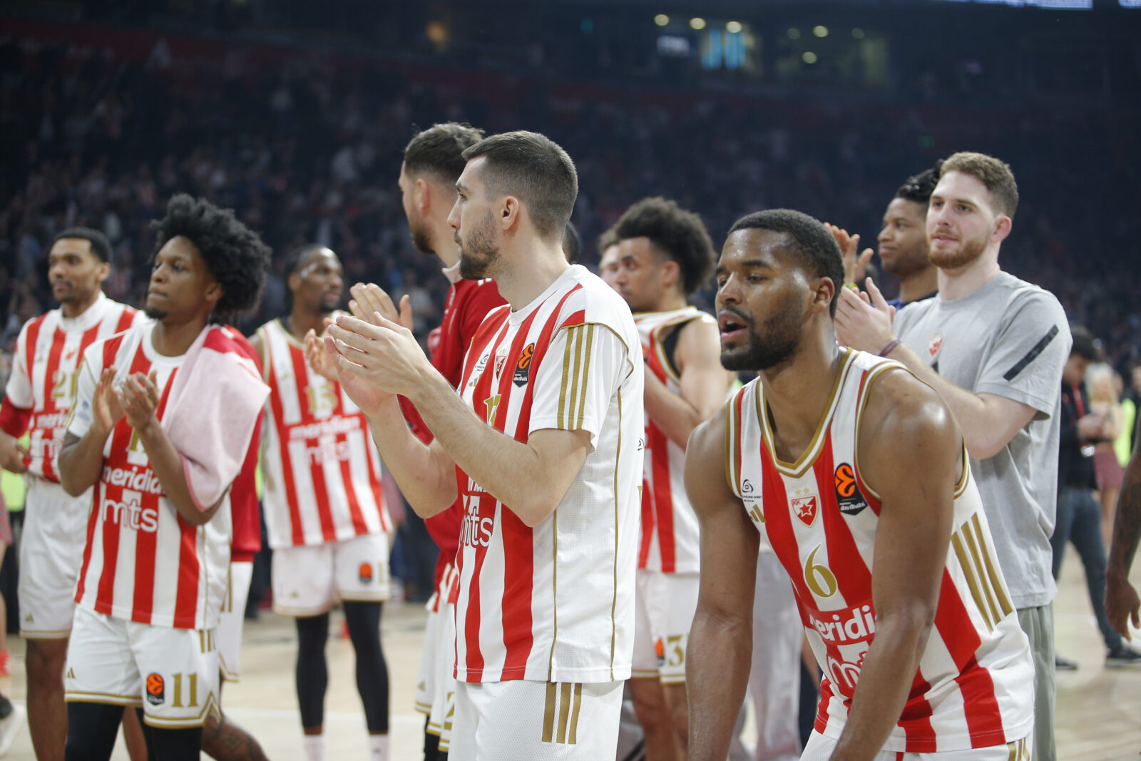 The match of the 31st round of the Turkish Airlines Euroleague between KK Crvena zvezda MeridianBet and BC Fenerbahce Beko was played in the Belgrade Arena. Utakmica 31. kola Turkish Airlines Evrolige izmedju KK Crvena zvezda MeridianBet i BC Fenerbahce Beko odigrana je u Beogradskoj Areni.