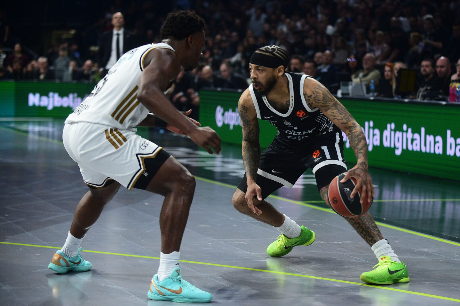 The match of the 30th round of the Turkish Airlines Euroleague between KK Partizan Mozzart Bet and BC Dubai Basketball was played in the Belgrade Arena. Utakmica 30. kola Turkish Airlines Evrolige izmedju KK Partizan Mozzart Bet i BC Dubai Basketball odigrana je u Beogradskoj Areni.