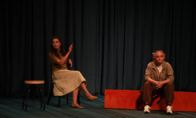 The premiere of the play "Igra" by Mile Masovic Nikolic and Milica Kralj, directed by Milica Kralj and produced by the "Bosko Buha" theater was held at the Vuk Theater. Premijera predstave "Igra" Mile Masovic Nikolic i Milice Kralj, u reziji Milice Kralj u produkciji pozorista "Bosko Buha" odrzana je u Teatru Vuk.