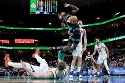 Olivier-Maxence Prosper,Nikola Jokic