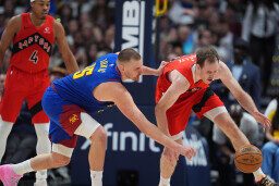 nikolap jokic,Jakob Poeltl