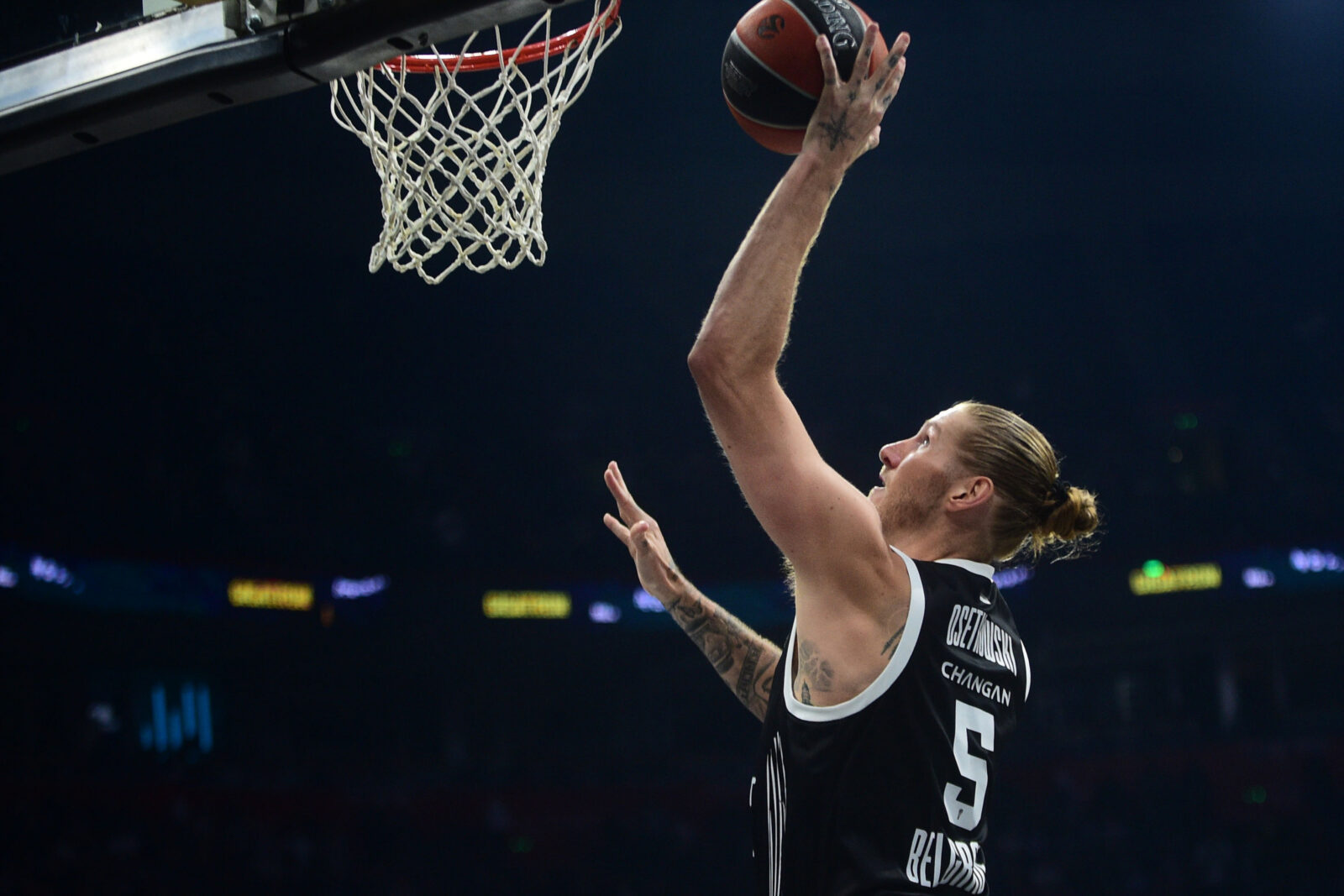 The match of the 30th round of the Turkish Airlines Euroleague between KK Partizan Mozzart Bet and BC Dubai Basketball was played in the Belgrade Arena. Utakmica 30. kola Turkish Airlines Evrolige izmedju KK Partizan Mozzart Bet i BC Dubai Basketball odigrana je u Beogradskoj Areni.