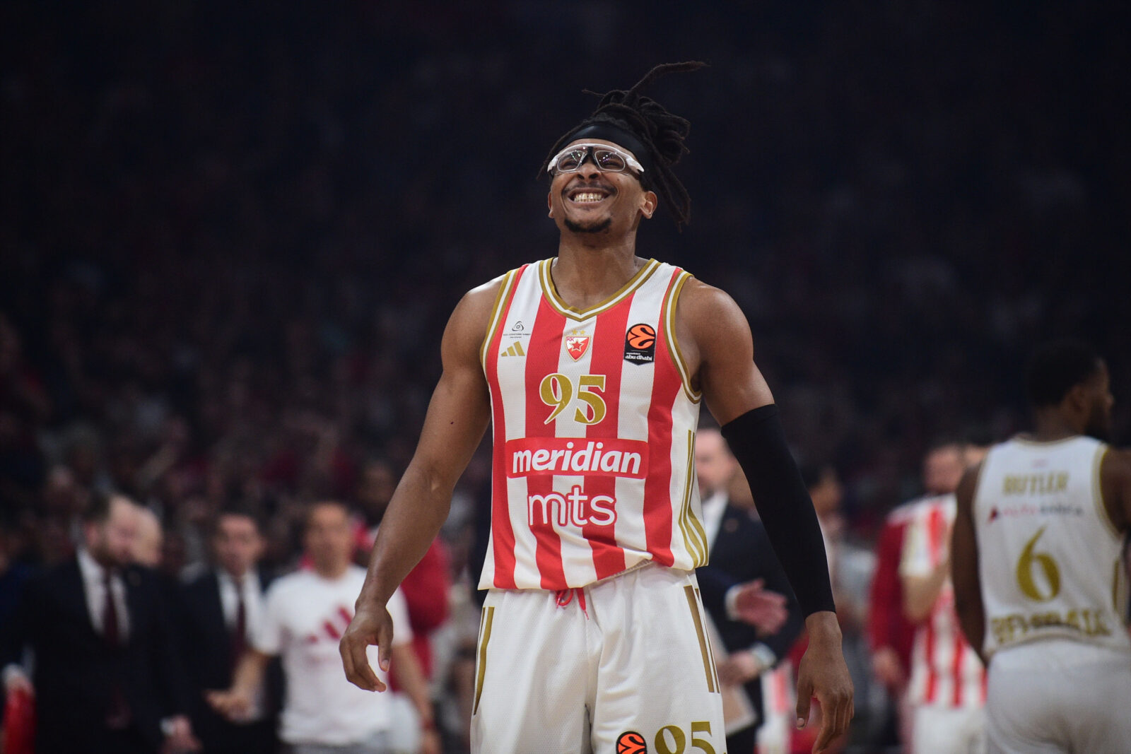The match of the 31st round of the Turkish Airlines Euroleague between KK Crvena zvezda MeridianBet and BC Fenerbahce Beko was played in the Belgrade Arena. Utakmica 31. kola Turkish Airlines Evrolige izmedju KK Crvena zvezda MeridianBet i BC Fenerbahce Beko odigrana je u Beogradskoj Areni.