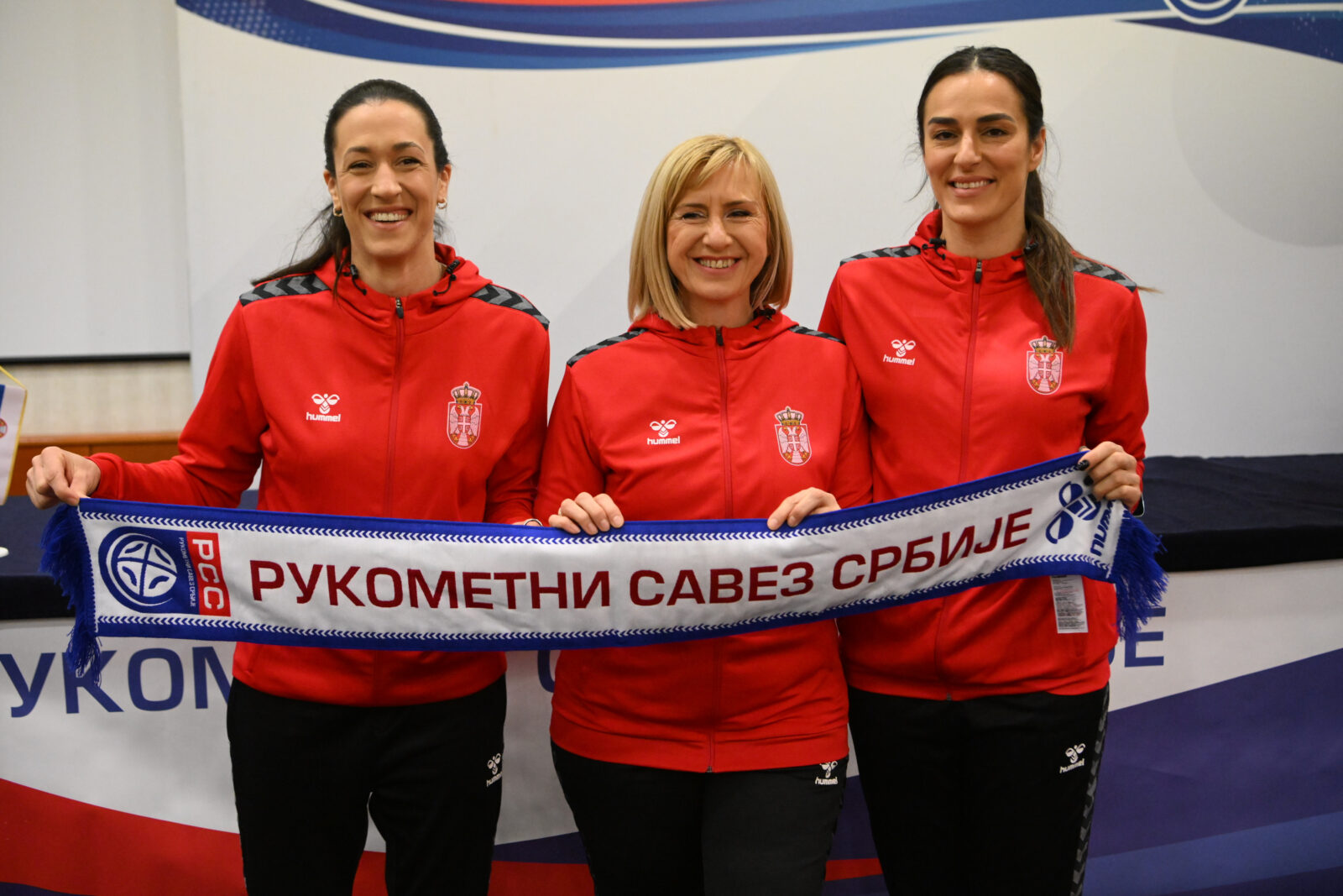 Promotion of the new head coach of the Serbian women's handball team, Sandra Kolakovic, was held at the M hotel. Promocija nove selektorke zenske rukometne reprezentacije Srbije Sandre Kolakovic odrzana je hotelu M.