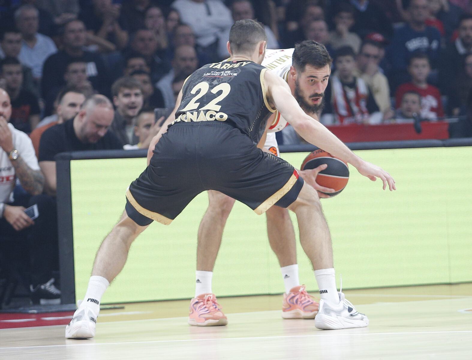 The 11th round match of the Turkish Airlines Euroleague between KK Crvena zvezda Meridianbet and AS Monaco was played at the Belgrade Arena. Utakmica 11. kola Turkish Airlines Evrolige izmedju KK Crvena zvezda Meridianbet i AS Monaco odigrana je u Beogradskoj Areni.