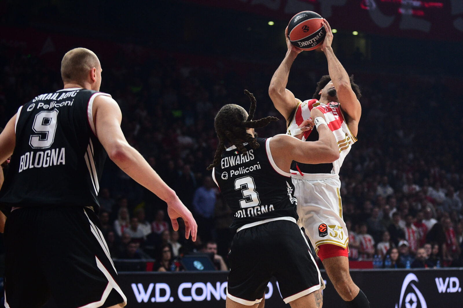 The match of the 17th round of the Turkish Airlines Euroleague between KK Crvena zvezda MeridianBet KK Virtus Olidata was played at the Belgrade Arena. Utakmica 17. kola Turkish Airlines Evrolige izmedju KK Crvena zvezda MeridianBet KK Virtus Olidata odigrana je u Beogradskoj Areni.