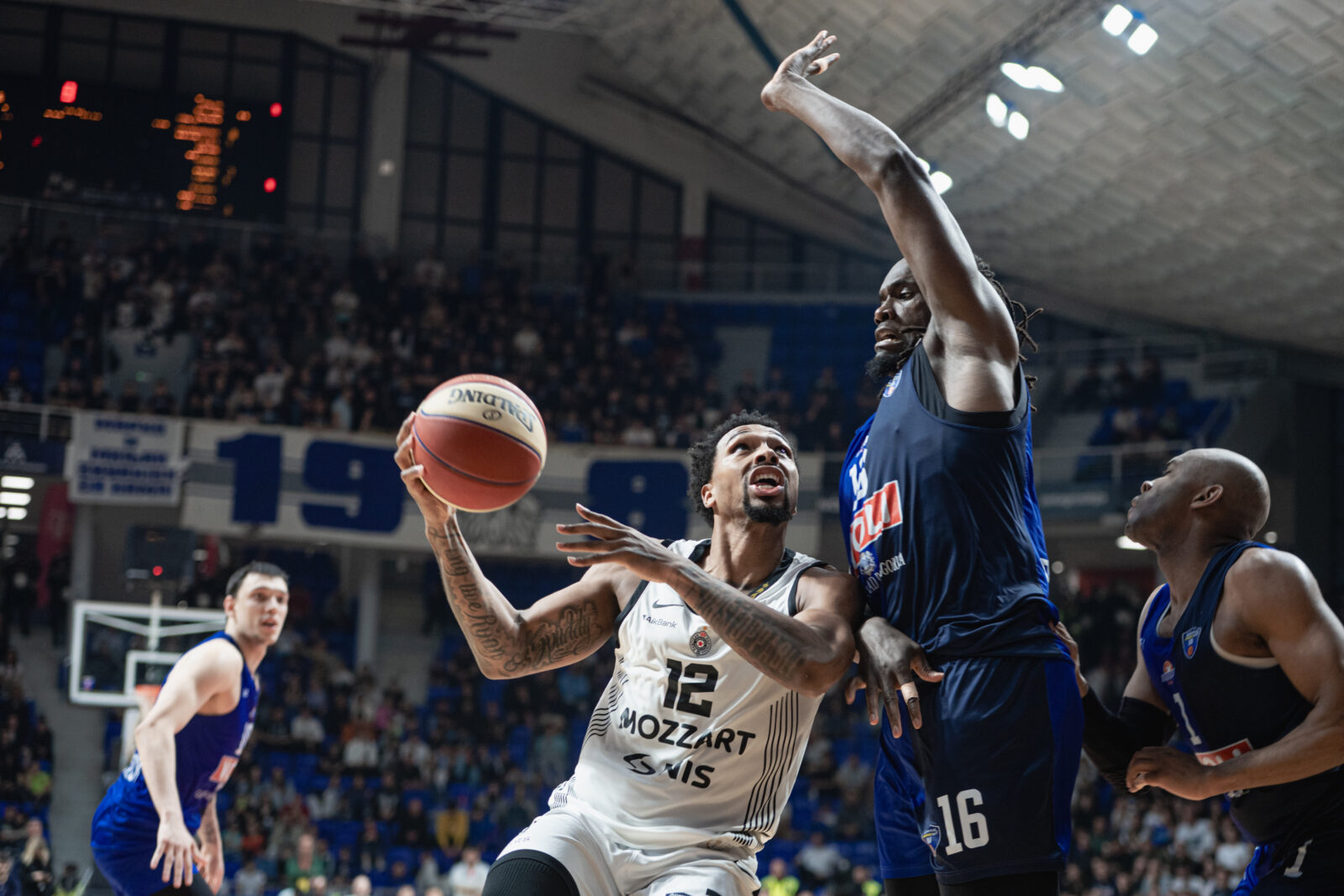 The match of the sixth round of the second phase of the AdmiralBet ABA League between KK Buducnost Voli and KK Partizan Mozzart Bet was played in the Moraca Sports Center. Utakmica seste runde druge faze AdmiralBet ABA League izmedju KK Buducnost Voli i KK Partizan Mozzart Bet odigrana je u Sportskom centru Moraca.