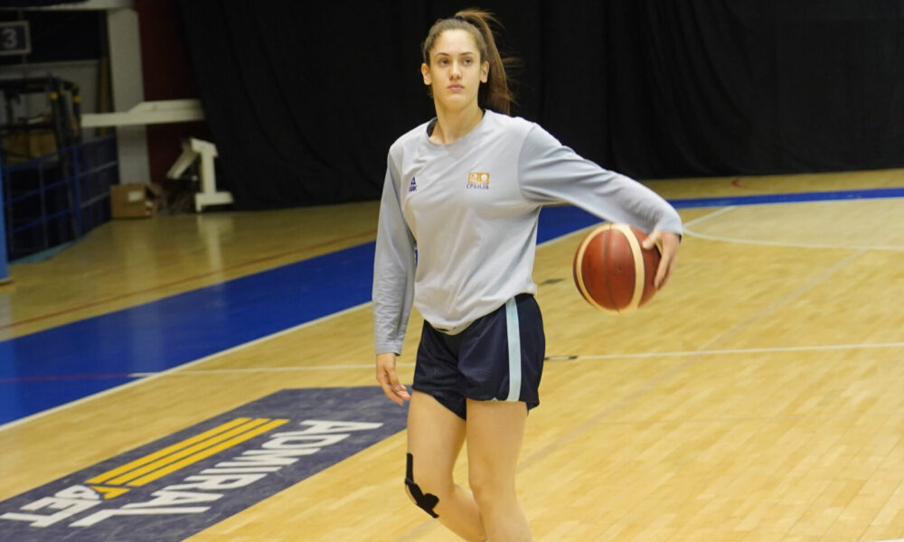 Interview with coach Marina Maljkovic and players of the national team and open training in the Ranko Zeravica Sports Hall in New Belgrade, on the occasion of the participation of the Serbian women's senior basketball team in the qualification tournament for the Olympic Games in Belem, Brazil. Razgovor sa selektorkom Marinom Maljkovic i igracicama nacionalnog tima i otvoreni trening u novobeogradskoj Hali sportova Ranko Zeravica, povodom ucesca zenske seniorske kosarkaske reprezentacije Srbije