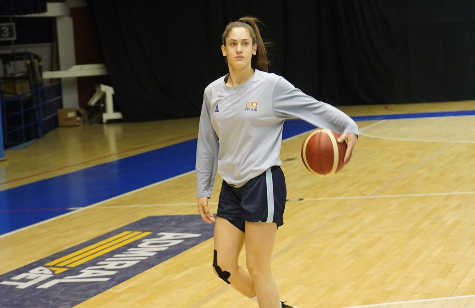 Interview with coach Marina Maljkovic and players of the national team and open training in the Ranko Zeravica Sports Hall in New Belgrade, on the occasion of the participation of the Serbian women's senior basketball team in the qualification tournament for the Olympic Games in Belem, Brazil. Razgovor sa selektorkom Marinom Maljkovic i igracicama nacionalnog tima i otvoreni trening u novobeogradskoj Hali sportova Ranko Zeravica, povodom ucesca zenske seniorske kosarkaske reprezentacije Srbije