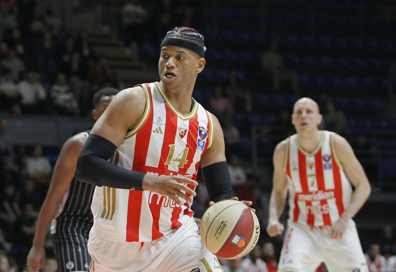 The match of the seventh round of the second phase of the AdmiralBet ABA League between KK Crvena zvezda MeridianBet and KK U-BT Cluj-Napoca was played at the Belgrade Arena. Utakmica sedme runde druge faze AdmiralBet ABA League izmedju KK Crvena zvezda MeridianBet i KK U-BT Cluj-Napoca odigrana je u Beogradskoj Areni.