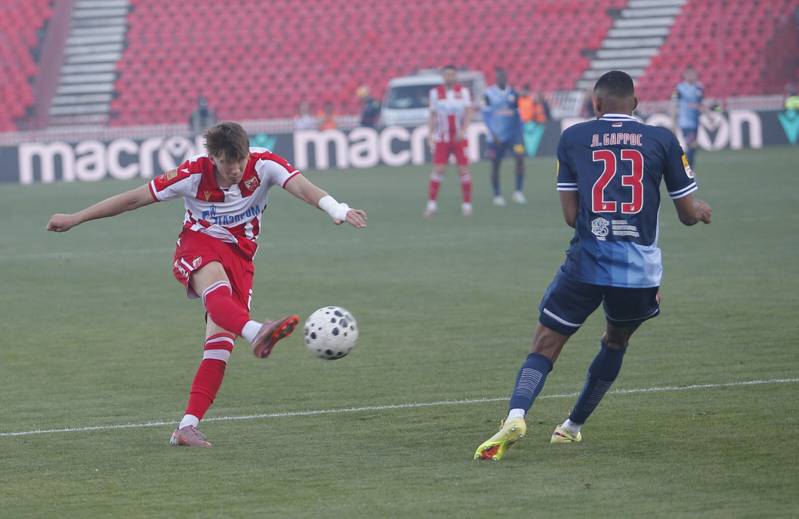 The match of the 31st round of the Mozzart Bet Super League of Serbia between FK Crvena Zveda and FK Vojvodina was played at the Rajko Mitic Stadium. Utakmica 31. kola Mozzart Bet Super liga Srbije izmedju FK Crvena zveda i FK Vojvodina odigrana je na stadionu Rajko Mitic.