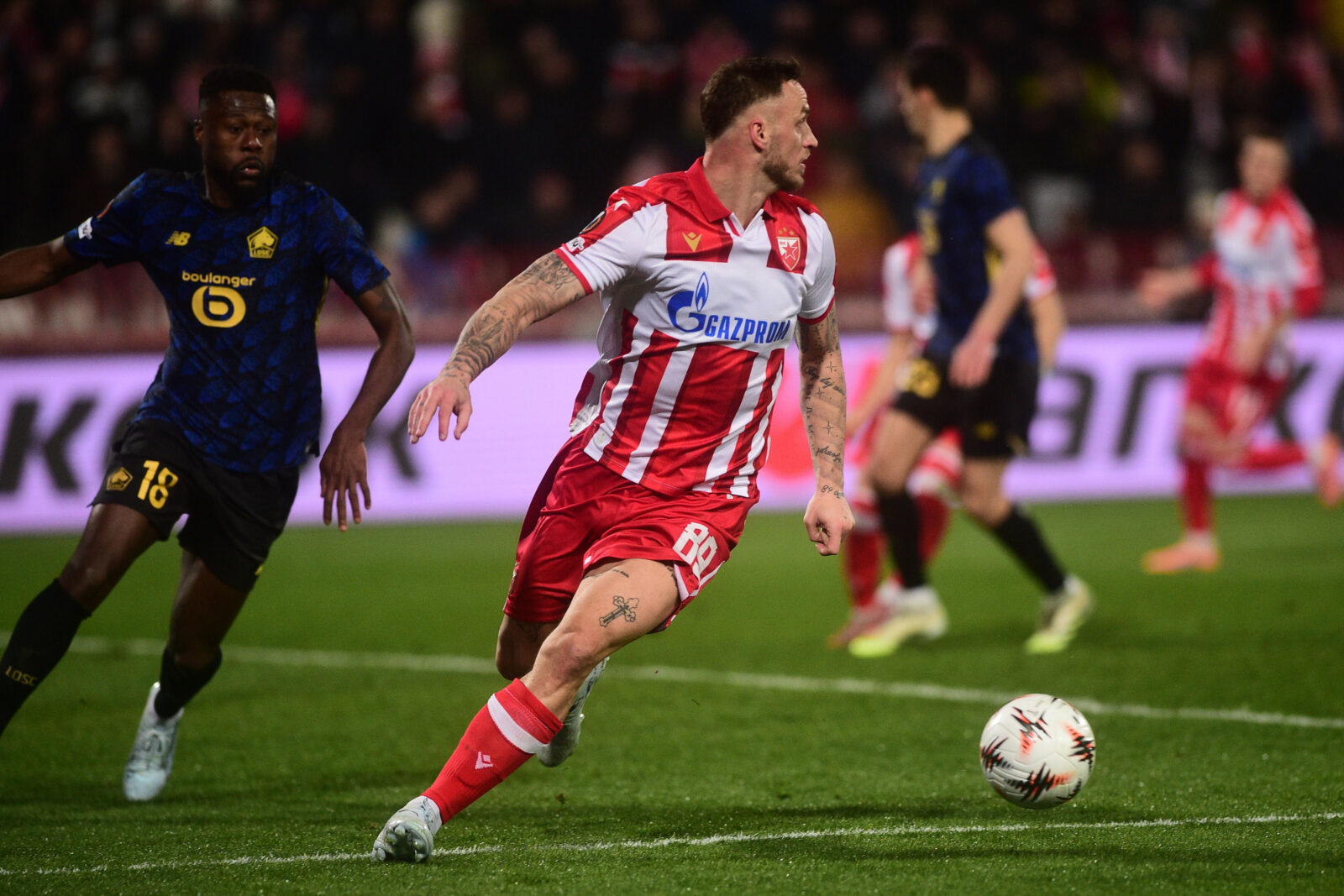 The second leg of the Europa League play-off between FK Crvena zvezda and LOSC Lille was played at the Rajko Mitic stadium. Druga utakmice plej-ofa Lige Evrope izmedju FK Crvena zvezda i LOSC Lille odigrana je na stadionu Rajko Mitic.