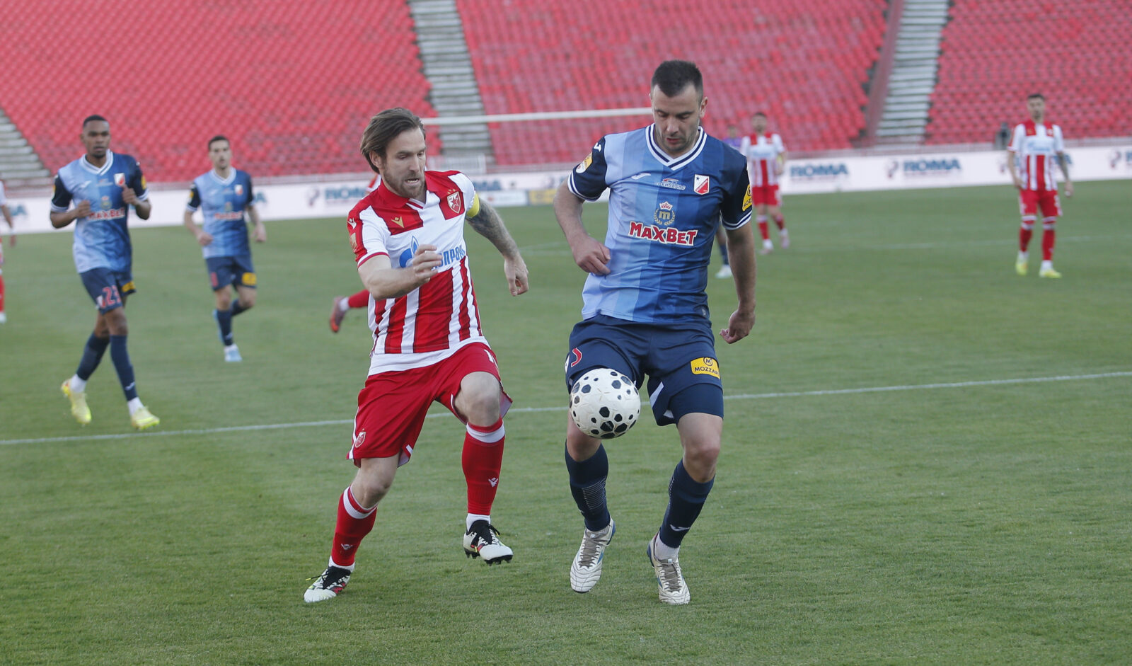 The match of the 31st round of the Mozzart Bet Super League of Serbia between FK Crvena Zveda and FK Vojvodina was played at the Rajko Mitic Stadium. Utakmica 31. kola Mozzart Bet Super liga Srbije izmedju FK Crvena zveda i FK Vojvodina odigrana je na stadionu Rajko Mitic.