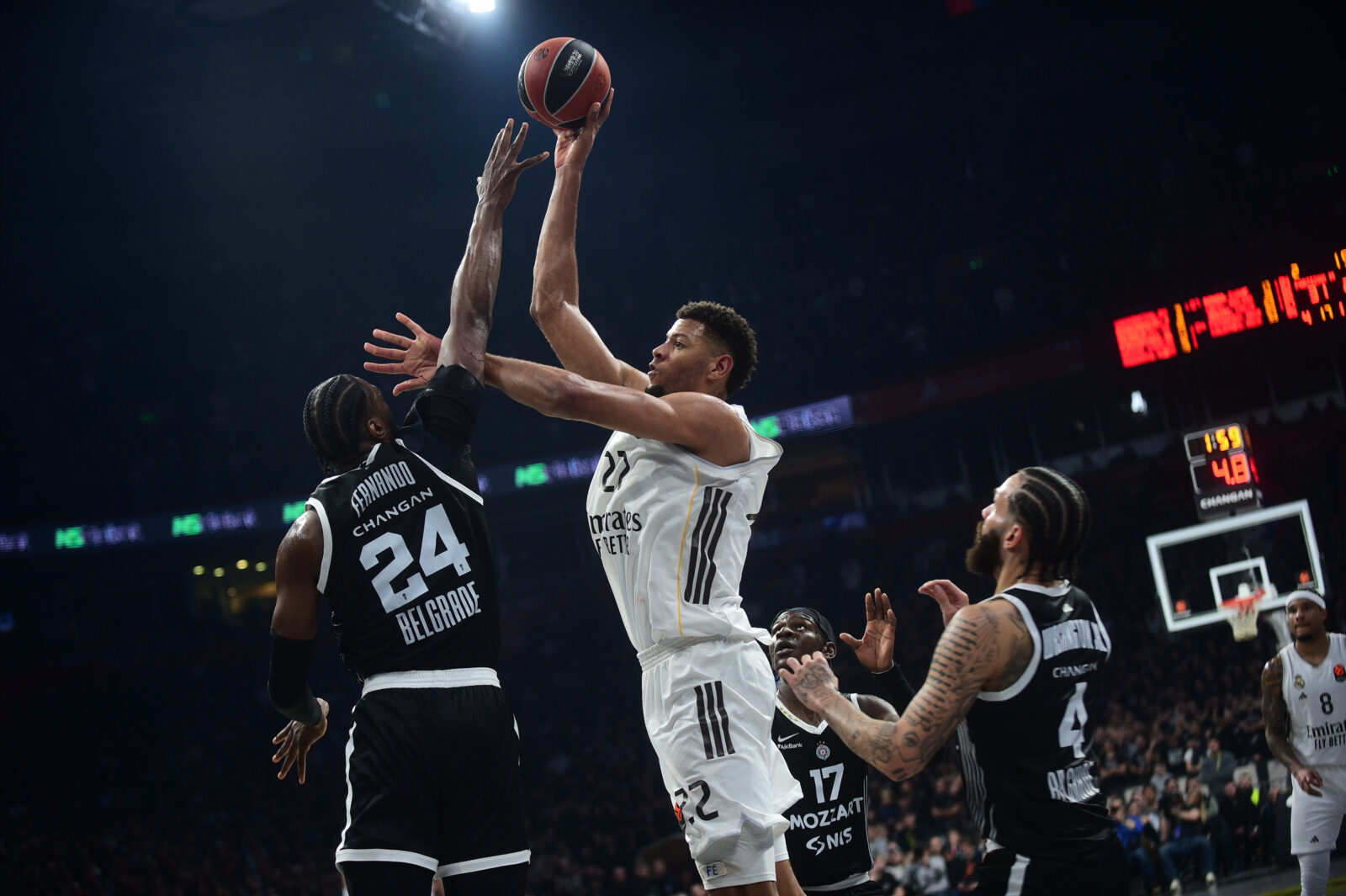 The match of the 28th round of the Turkish Airlines Euroleague between KK Partizan Mozzart Bet and BC Real Madrid was played in the Belgrade Arena. Utakmica 28. kola Turkish Airlines Evrolige izmedju KK Partizan Mozzart Bet i KK Real Madrid odigrana je u Beogradskoj Areni.