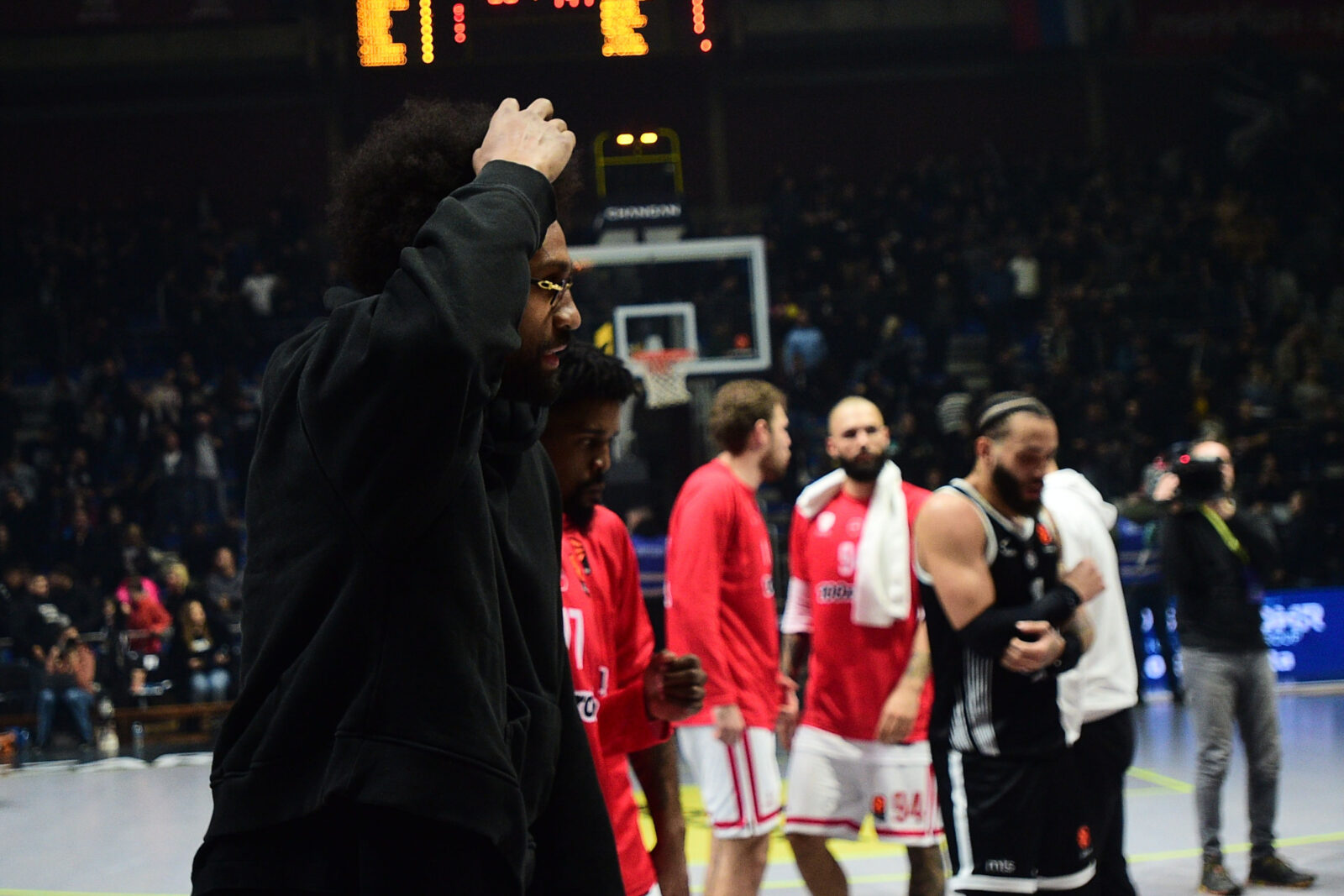 The match of the 22nd round of the Turkish Airlines Euroleague between KK Partizan Mozzart Bet and KK Olympiacos Piraeus was played at the Aleksandar Nikolic Basketball Hall. Utakmica 22. kola Turkish Airlines Evrolige izmedju KK Partizan Mozzart Bet i KK Olympiacos Piraeus odigrana je u Kosarkaskoj dvorani Aleksandar Nikolic.