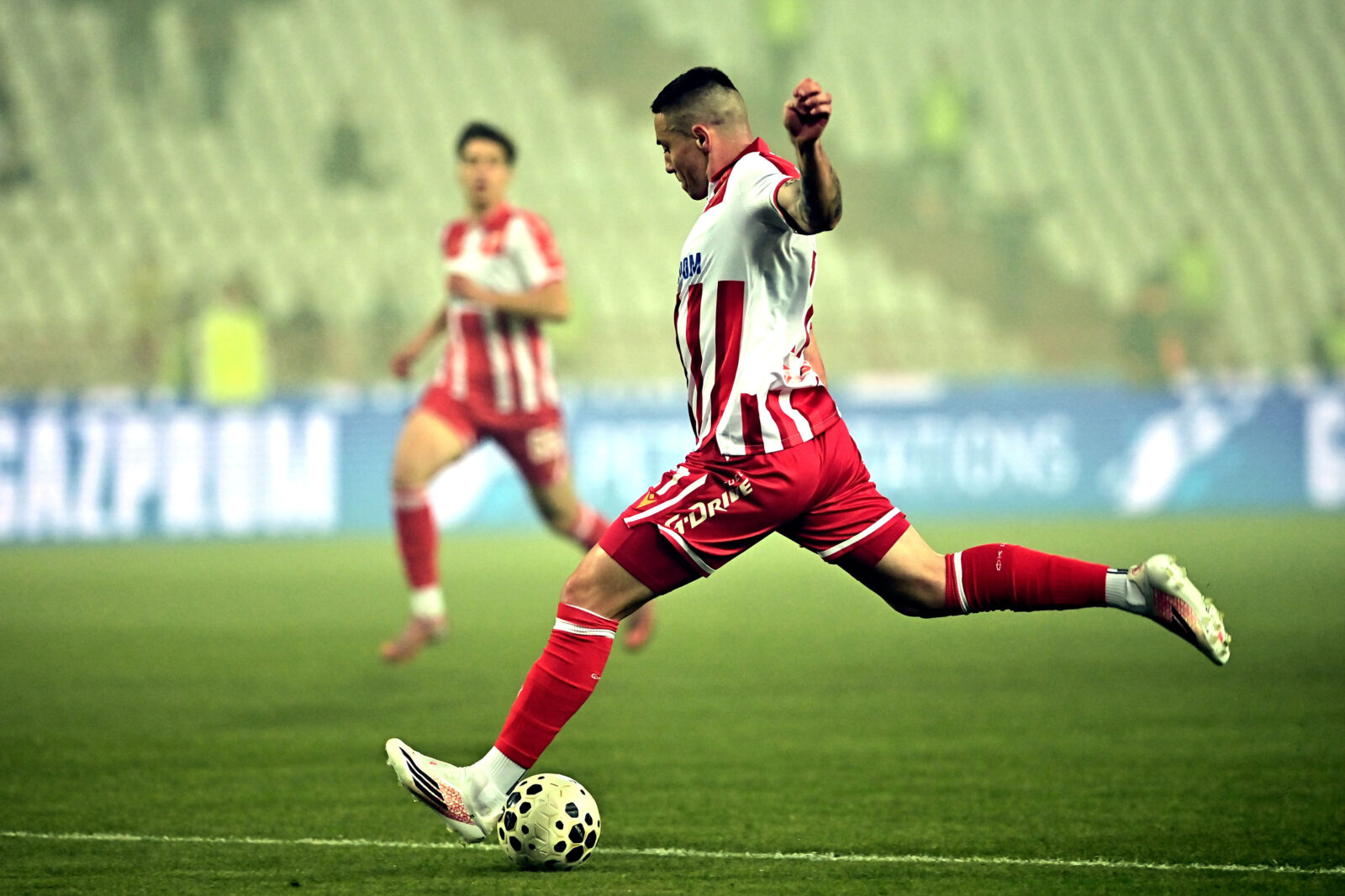 The match of the 33rd round of the Mozzart Super League of Serbia, the 179th eternal derby between FK Crvena zvezda and FK Partizan was played at the Rajko Mitic stadium. Utakmica 33. kola Mozzart Super lige Srbije, 179. veciti derbi izmedju FK Crvena zvezda i FK Partizan odigrana je na stadion Rajko Mitic.