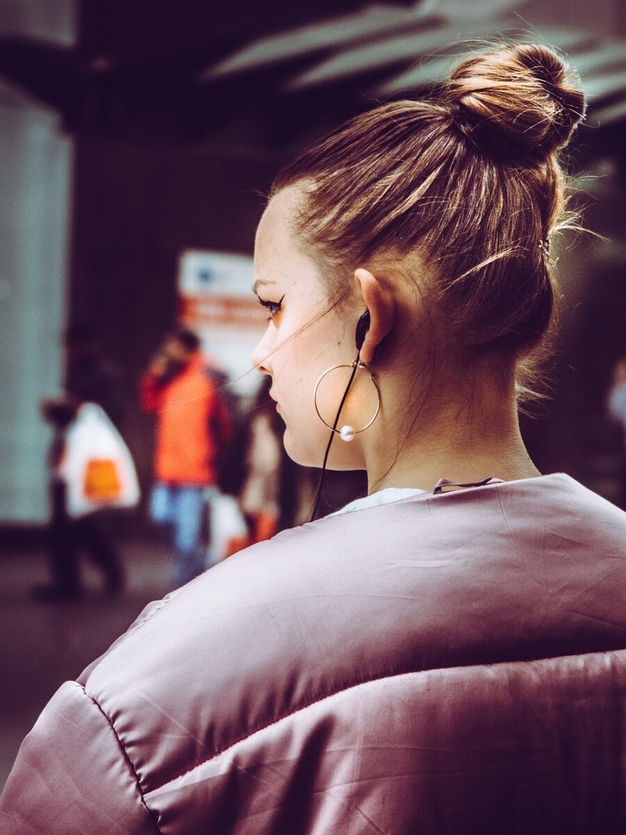 people, woman, earphone, earrings, people, earphone, earphone, earphone, earphone, earphone, earrings, earrings, earrings