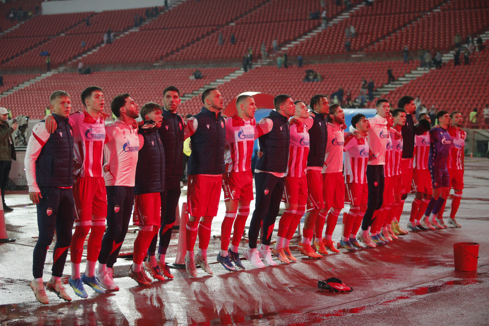 The match of the 35th round of the Mozzart Super League of Serbia between FK Crvena zvezda and FK Novi Pazar was played at the Rajko Mitic stadium. Utakmica 35. kola Mozzart Super lige Srbije izmedju FK Crvena zvezda i FK Novi Pazar odigrana je na stadion Rajko Mitic.