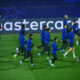 FC Barcelona players trained at the Rajko Mitic stadium before the match against Red Star in the fourth round of the Champions League. Fudbaleri FK Barselona odradili su trening na stadionu Rajko Mitic uoci utakmice protiv Crvene zvezde u cetvrtom kolu Lige sampiona.