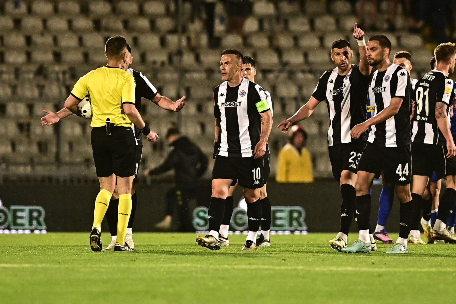 The match of the 35th round of the Mozzart Super League of Serbia between FK Partizan and OFK Beograd was played at the FK Partizan stadium. Utakmica 35. kola Mozzart Super lige Srbije izmedju FK Partizan i OFK Beograd odigrana je na stadion FK Partizan.
