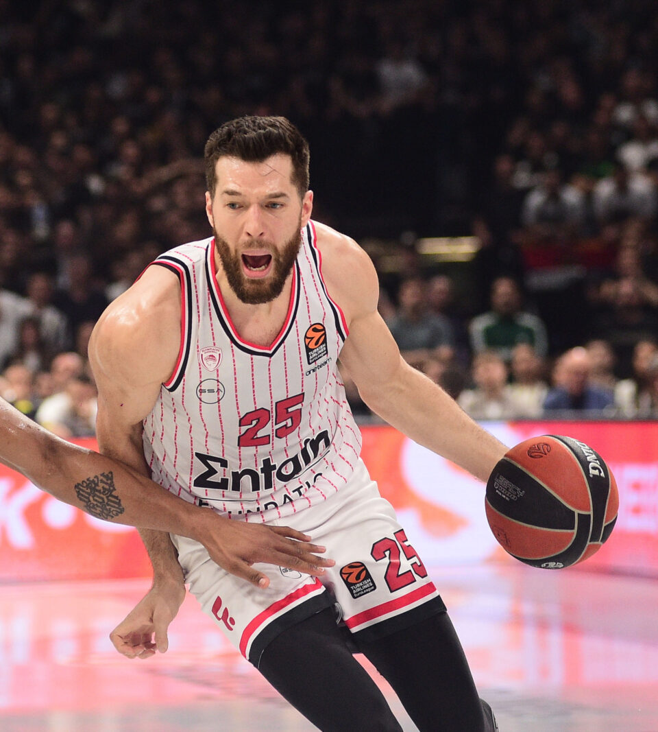 The match of the 32nd round of the Turkish Airlines Euroleague between KK Partizan Mozzart Bet and KK Olympiacos was played at Stark Arena. Utakmica 32. kola Turkish Airlines Evrolige izmedju KK Partizan Mozzart Bet i KK Olympiacos odigrana je Stark Areni.