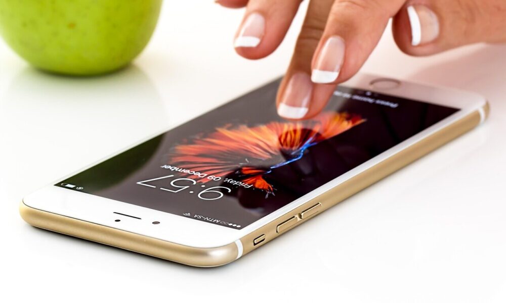 smartphone, cellphone, touchscreen, mobile, technology, apple, communication, social media, mobile phones, connection, telephone, business, telecommunication, portable, gadget, internet, modern, multimedia, mobility, app, smartphone, smartphone, mobile, mobile, mobile, mobile, mobile, social media, social media, app