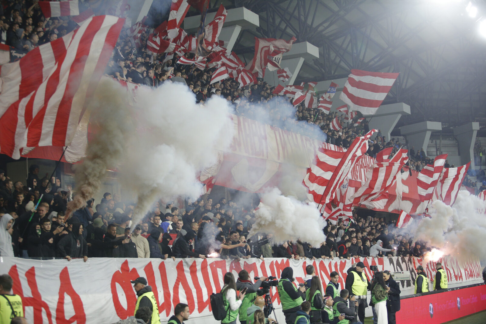 The final match of the Serbian Cup between FK Crvena zvezda and FK Vojvodina was played at the Lagator stadium in Loznica. Utakmica finala Kupa Srbije izmedju FK Crvena zvezda i FK Vojvodina odigrana je na stadionu Lagator u Loznici.