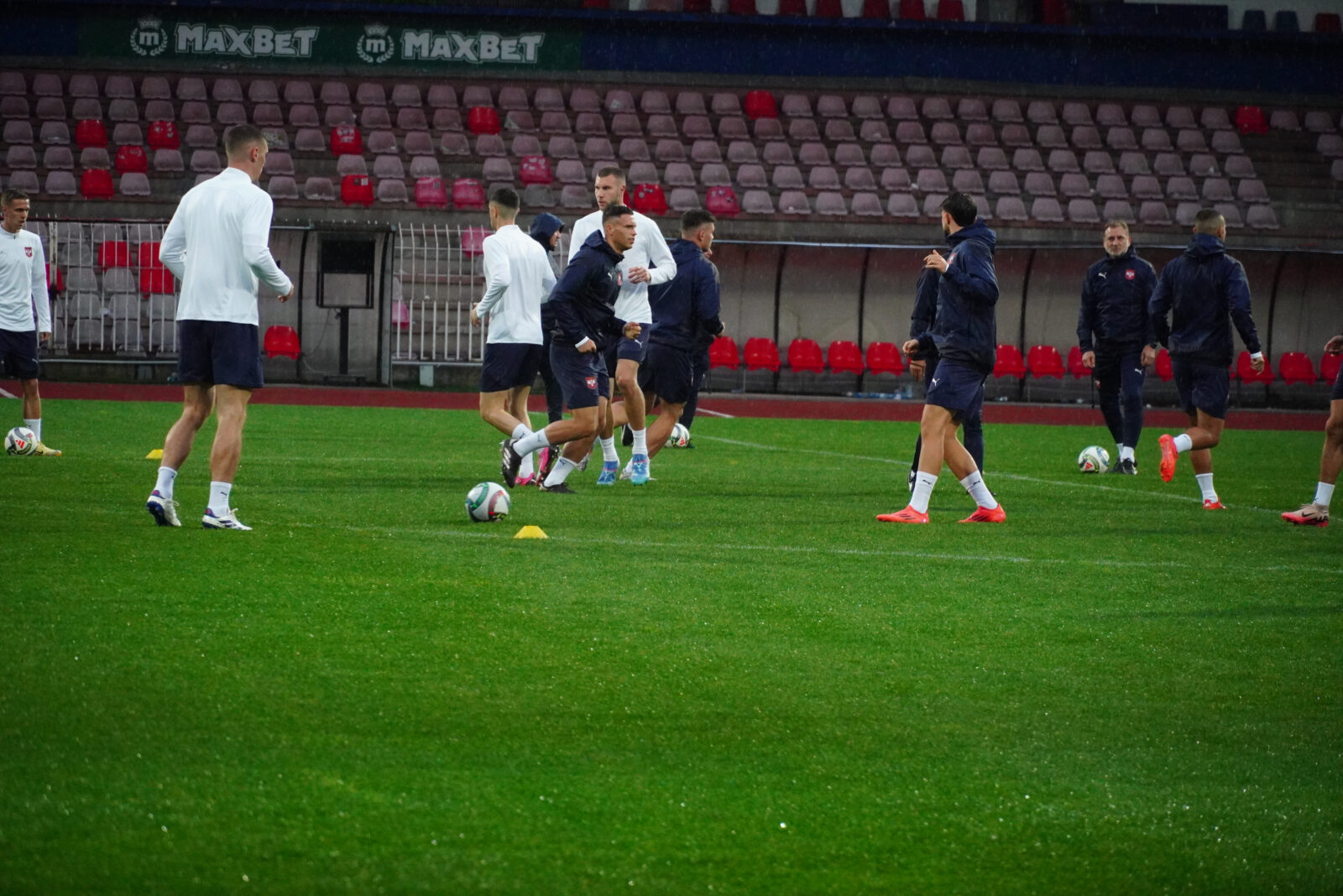 The players of Serbia did their last training before the third round match of the League of Nations with Switzerland at the Cair Stadium in Nis. Fudbaleri Srbije poslednji trening uoci utakmice treceg kola Lige nacija sa Svajcarskom odradili su na niskom stadionu Cairu.