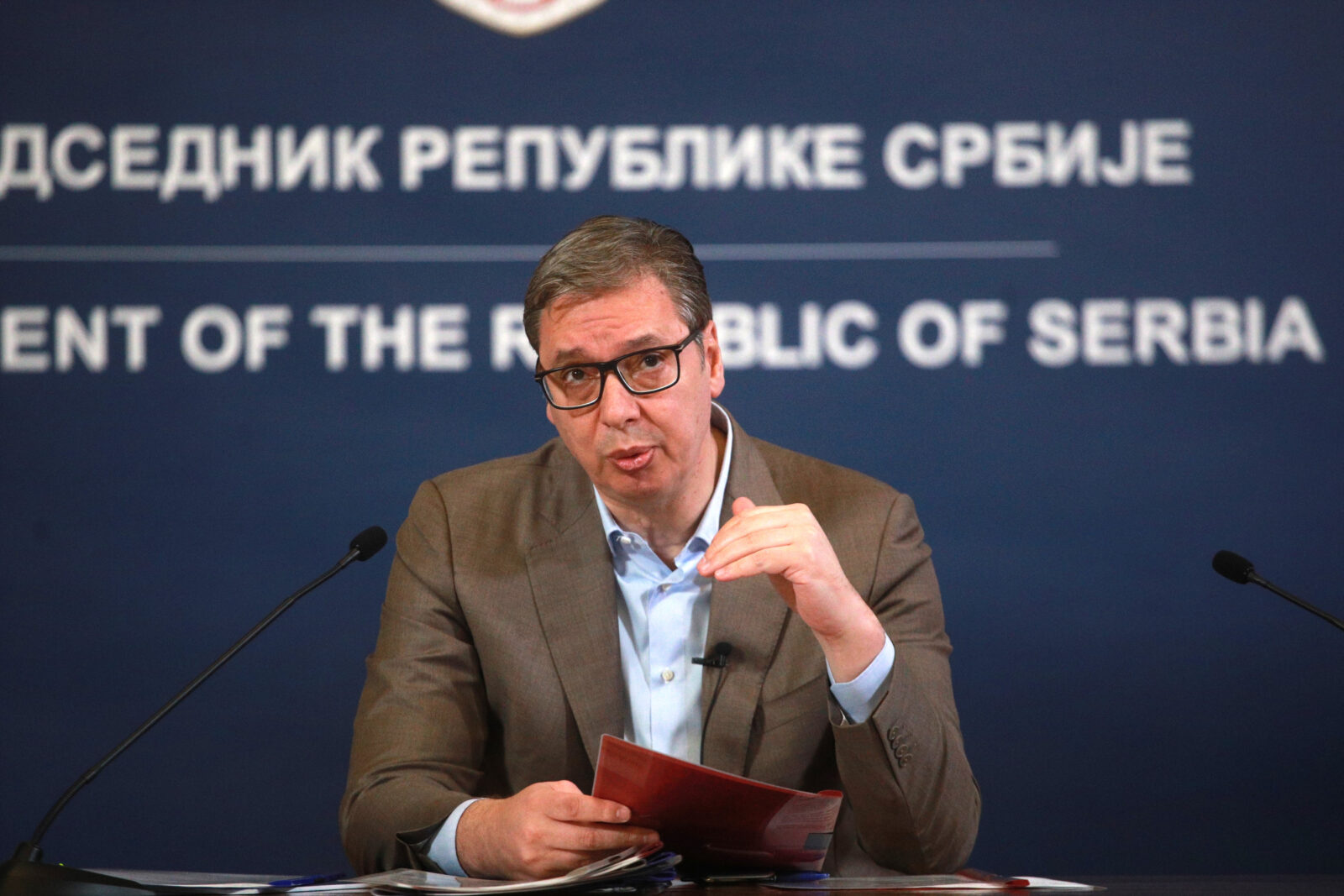 The President of the Republic of Serbia, Aleksandar Vucic, addressed the public at the Palace of Serbia regarding the current political situation in the country. Predsednik Republike Srbije Aleksandar Vucic obratio se javnosti u Palati Srbija povodom aktuelne politicke situacije u drzavi.
