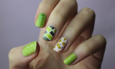 nail art, nature, manicure, nails, nail polish, beautiful flowers, cuticles, green manicure, green nail art, green nail polish, flowers, fingernails, color, polish, woman, hand, nail spa, style, glamour, female, natural nails, flower background, flower wallpaper, elegant nails