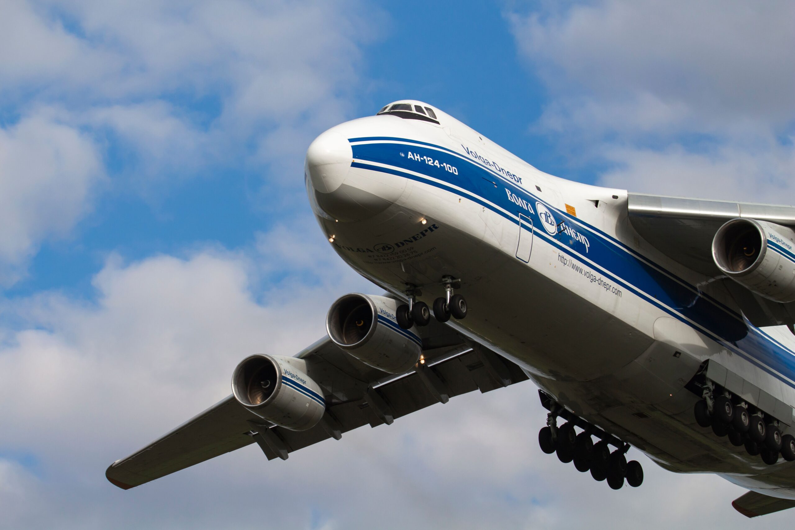 Erbas i Boing angažuju Antonov an-124 za hitan prevoz delova avionima a350 i 767