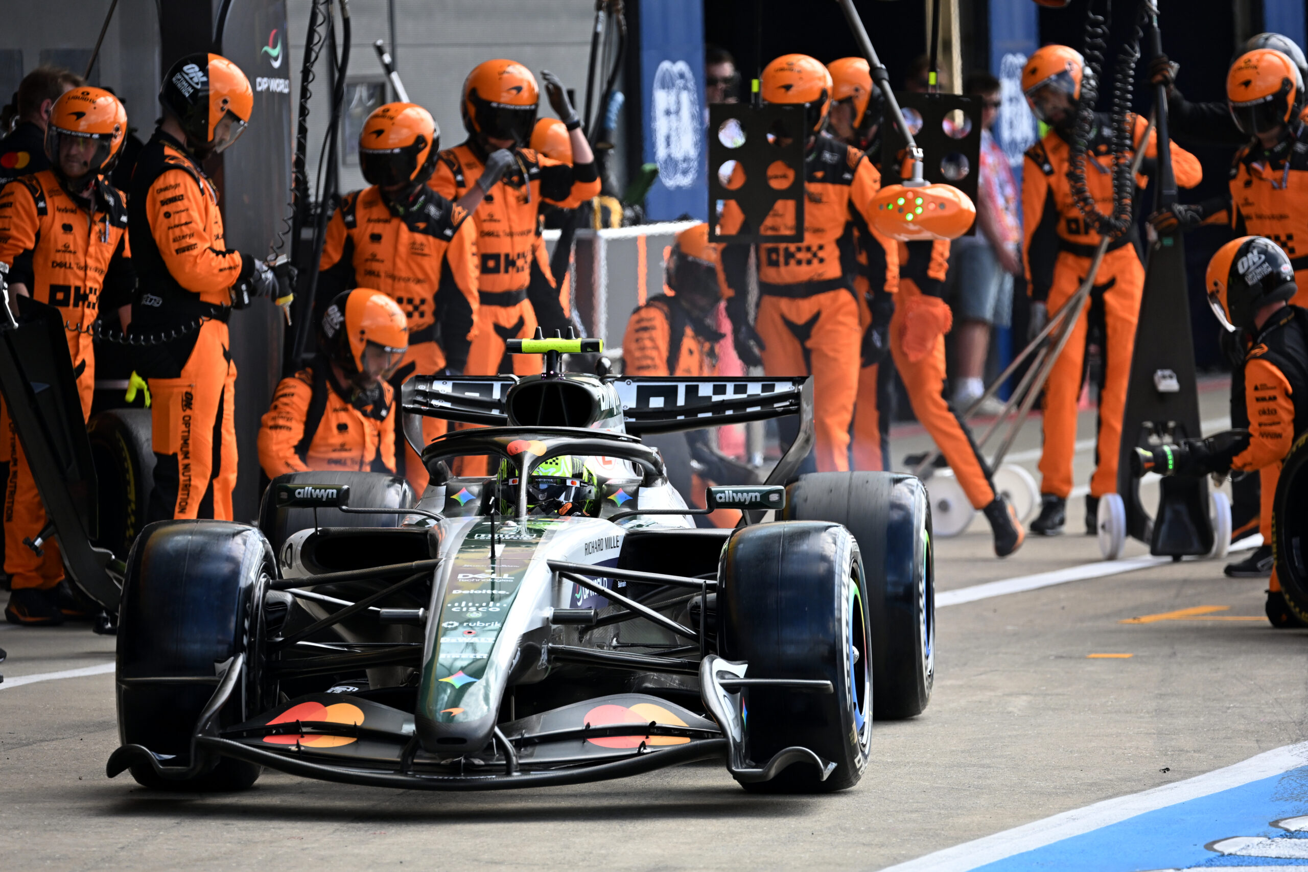 Lando Norris kažnjen sa 10 mesta unazad zbog elektronskih komponenti Mercedesa