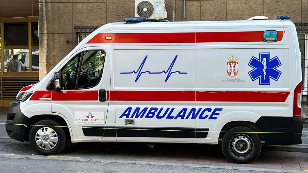 Muškarac preminuo od srčanog udara na putu kod Galaca nakon vesti o udesu ćerke – srčani udar na putu