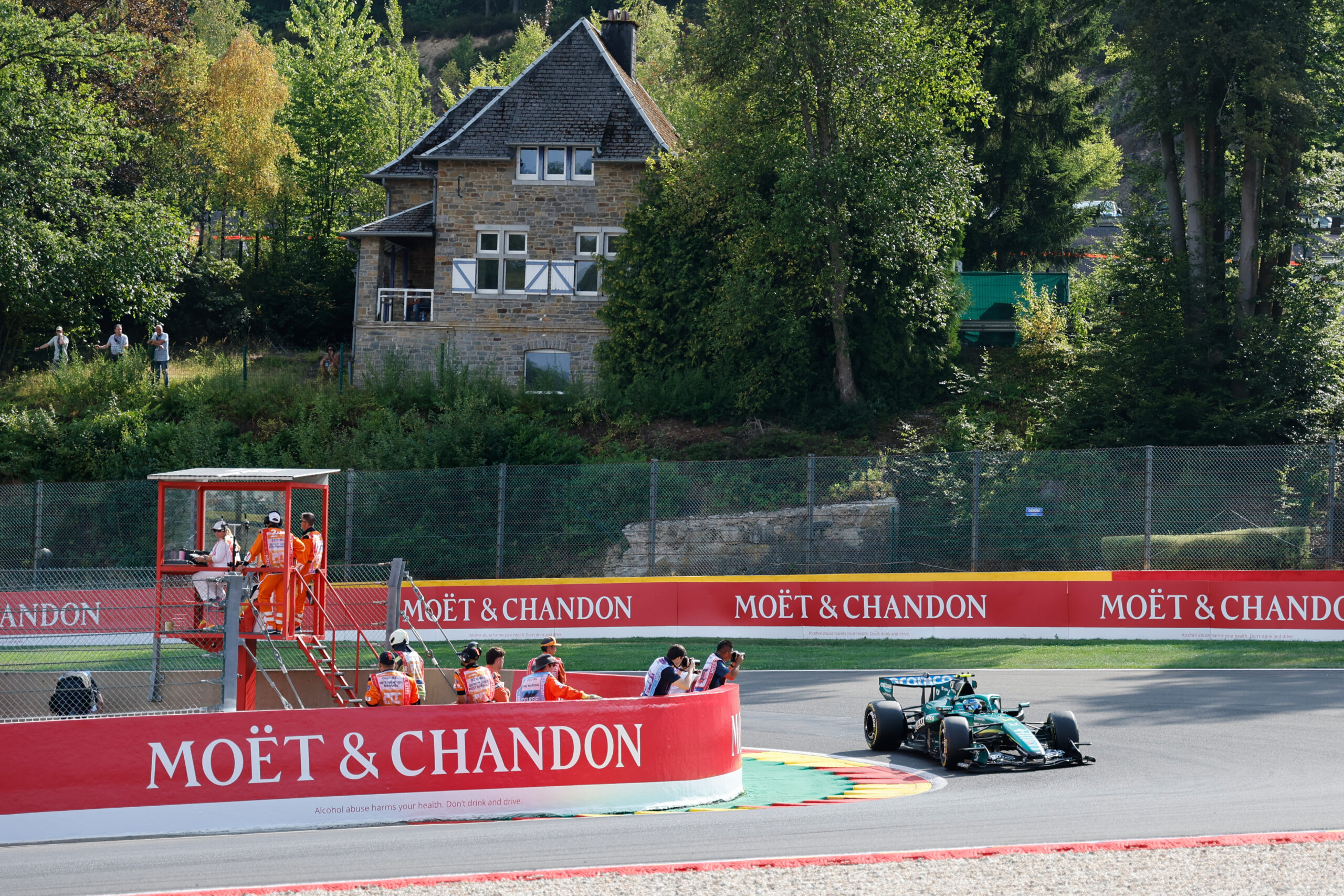 Fernando Alonso suočen sa velikim zaostatkom u Belgiji, Aston Martin bez rešenja – Fernando Alonso Aston Martin Belgija
