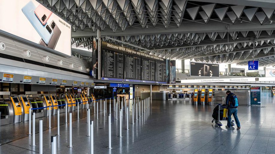 Četvoro radnika aerodroma u Frankfurtu obolelo od malarije, sumnja na komarce iz aviona – malarija na aerodromu u Frankfurtu