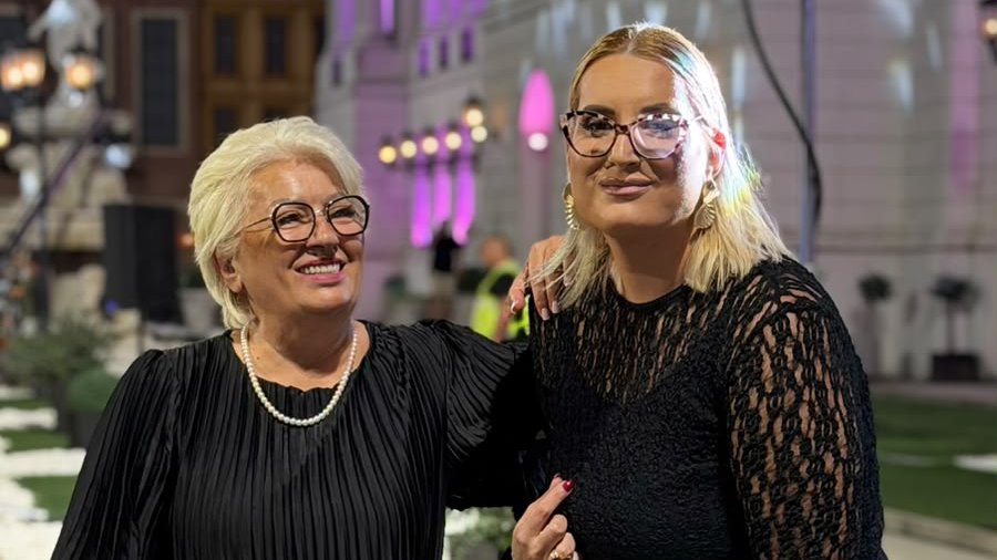 Biljana Vujović i Tamara Radoman podržale trudnu Anitu na superfinalu Elite 9 – podrška porodice Aniti Stanojlović i Luki Vujoviću