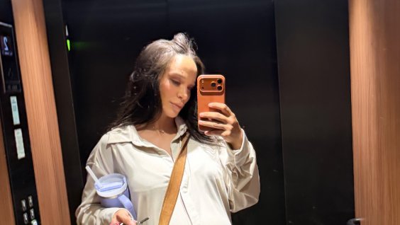 Edita Aradinović ponosno pokazala trudnički stomak, pratioci je podržavaju – trudnički stomak do zuba