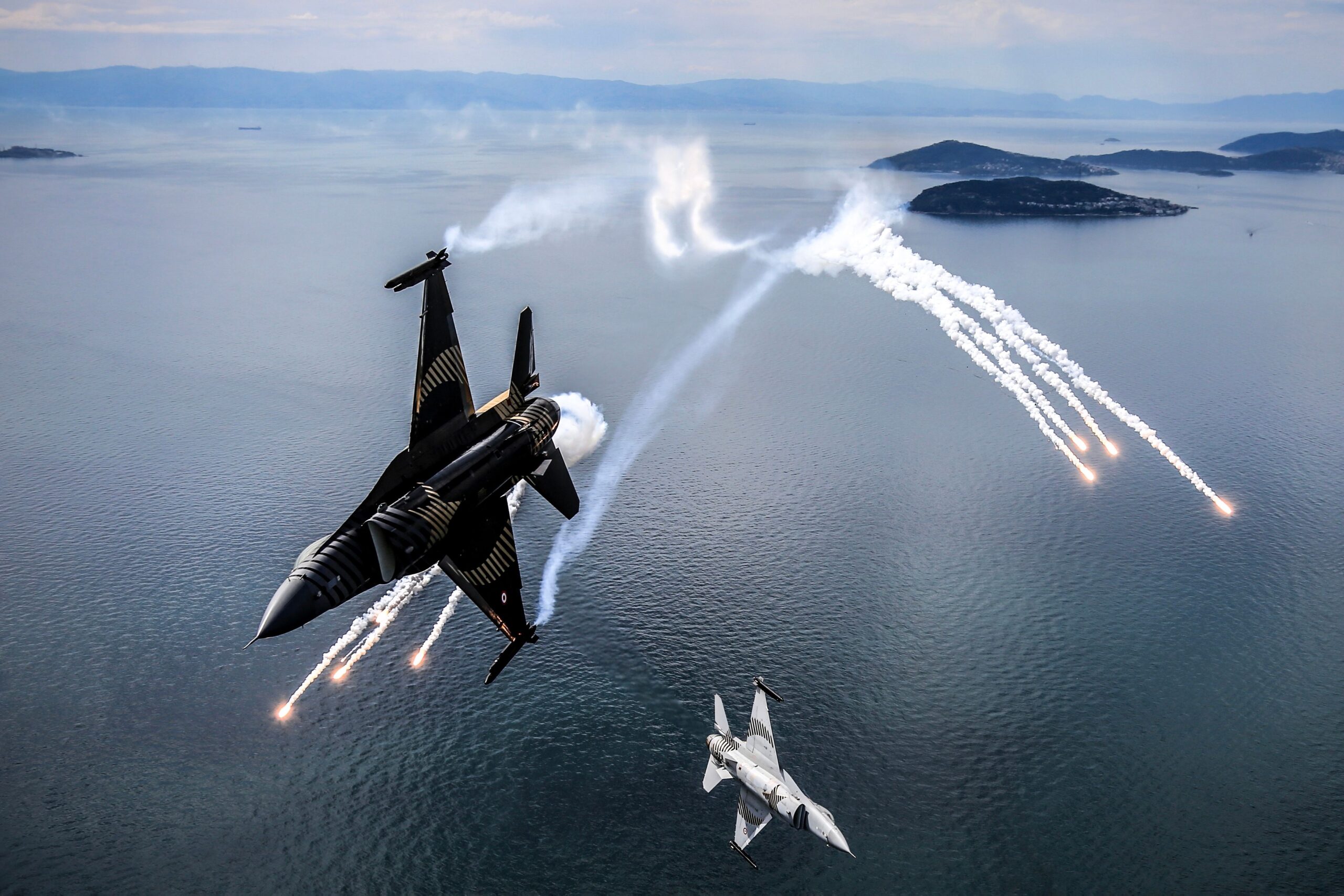 F-16 avioni presreli letelice iznad Nju Džersija tokom finala Svetskog prvenstva – F-16 presretanje Nju Džersi