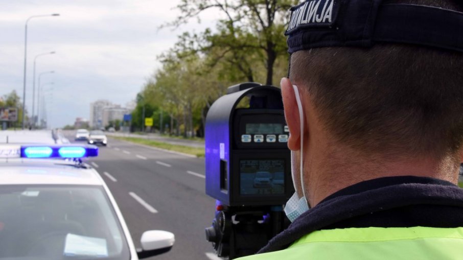 Stacionarne kamere mere brzinu u preciznoj zoni, vozači često u zabludi
