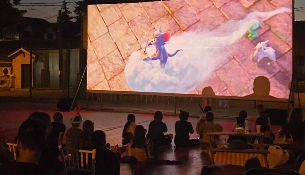 Dečje filmsko leto na Čukarici otvoreno projekcijom crtanog filma na otvorenom