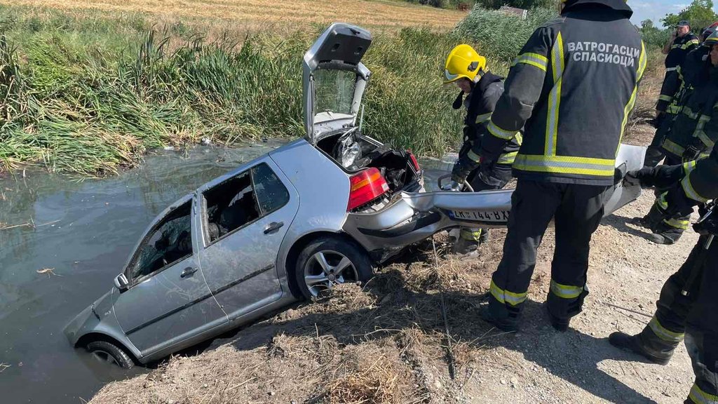 Saobraćajna nesreća na Klisi u Novom Sadu, tri osobe poginule u kanalu – saobraćajna nesreća u Novom Sadu