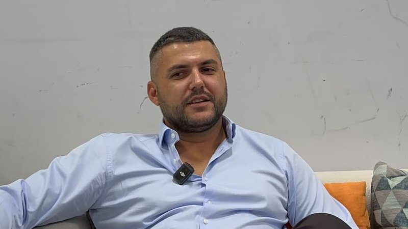 Asmin Durdžić otkrio odnos sa porodicom i najavio sudski spor sa Aneli – Asmin Durdžić i Aneli