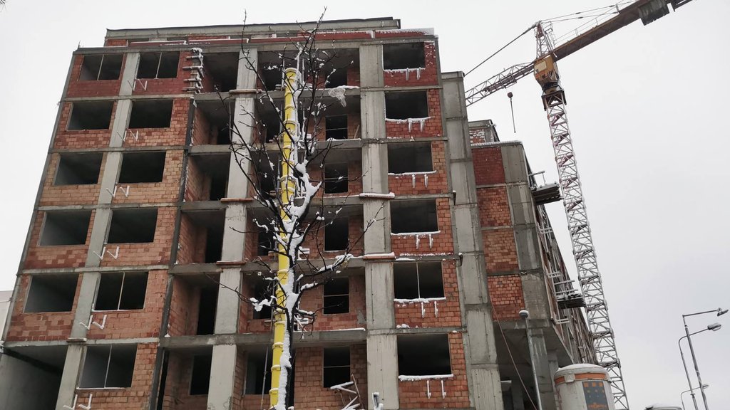 Urušavanje potpornog zida na gradilištu u Novom Pazaru, ugrožene kuće