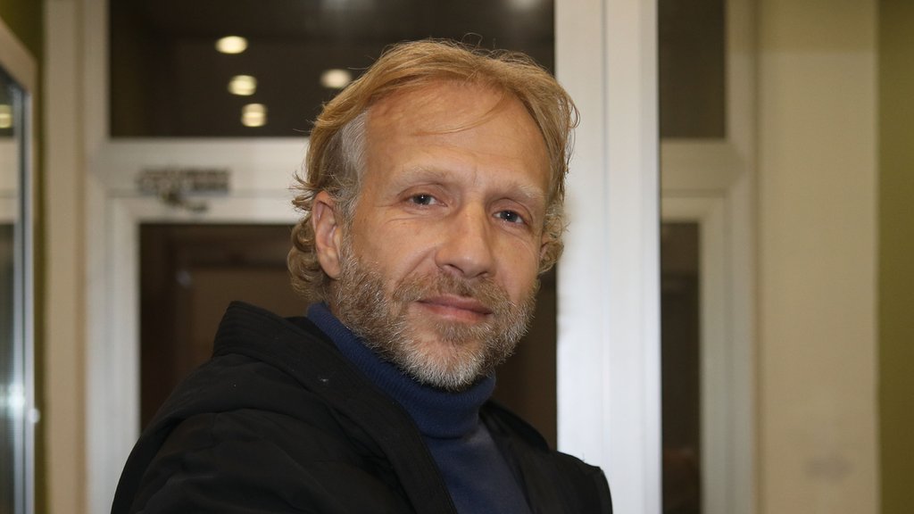 Milan Kalinić na moru posle razvoda: Skočio sa jahte, misteriozna dama snima
