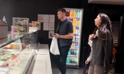 Nadežda Biljić i Toma Panić snimljeni u restoranu brze hrane u Beogradu