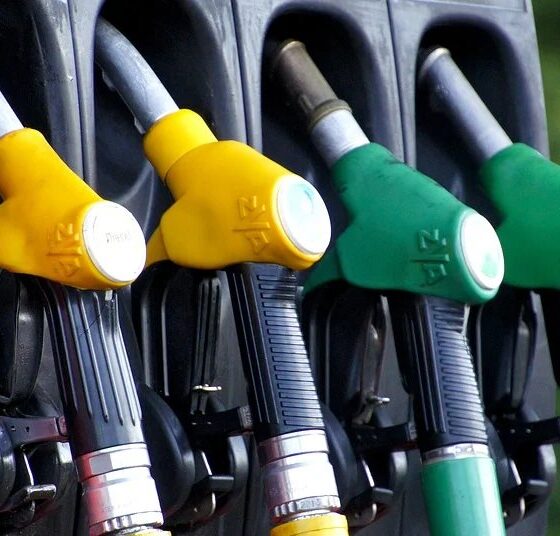 Ograničeno točenje goriva na pumpama Ine i Petrola u Zagrebu