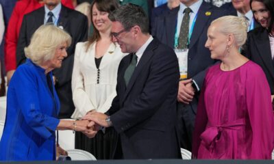 Supruga premijera pleni pažnju u elegantnoj svilenoj haljini – supruga premijera moda